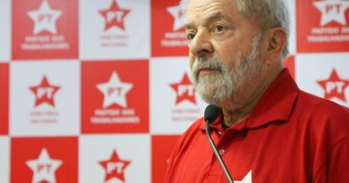 Lula em reunião no Diretório Nacional