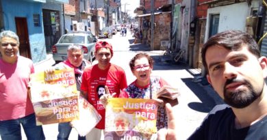 na comunidade Rosa Luxemburgo