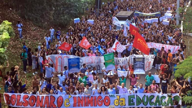 Bolsonaro, inimigo da Educação